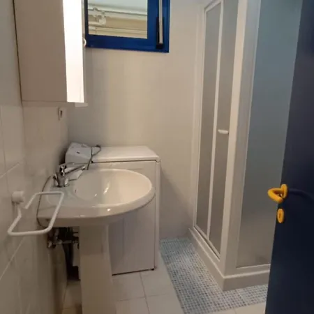 Daire Seaside Escape For Six Guests In