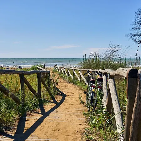 Seaside Escape For Six Guests In * Bibione