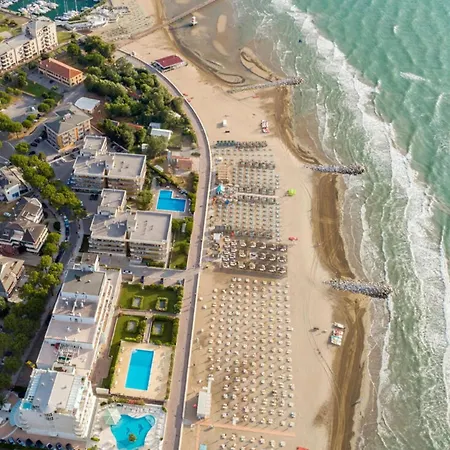 Daire Seaside Escape For Six Guests In
